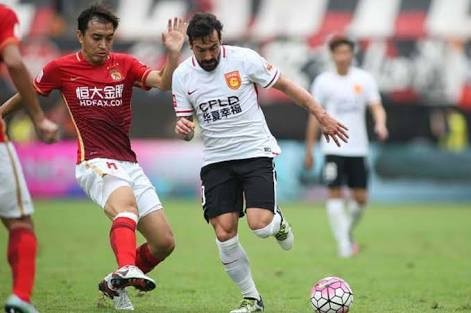 拉维奇什么水平（足坛奇葩故事(34)：拉维奇差点加入了黑社会？前科隆中场有4个肾）