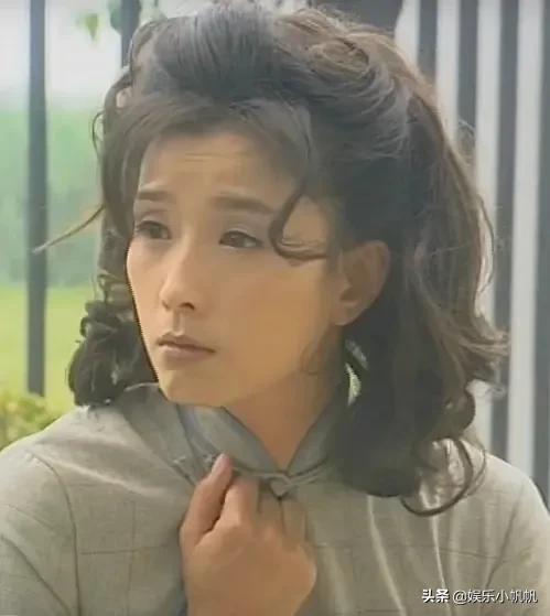 叶全真终于又发纯素颜照了，竟然吹出了高颅顶，网友：头发好精致