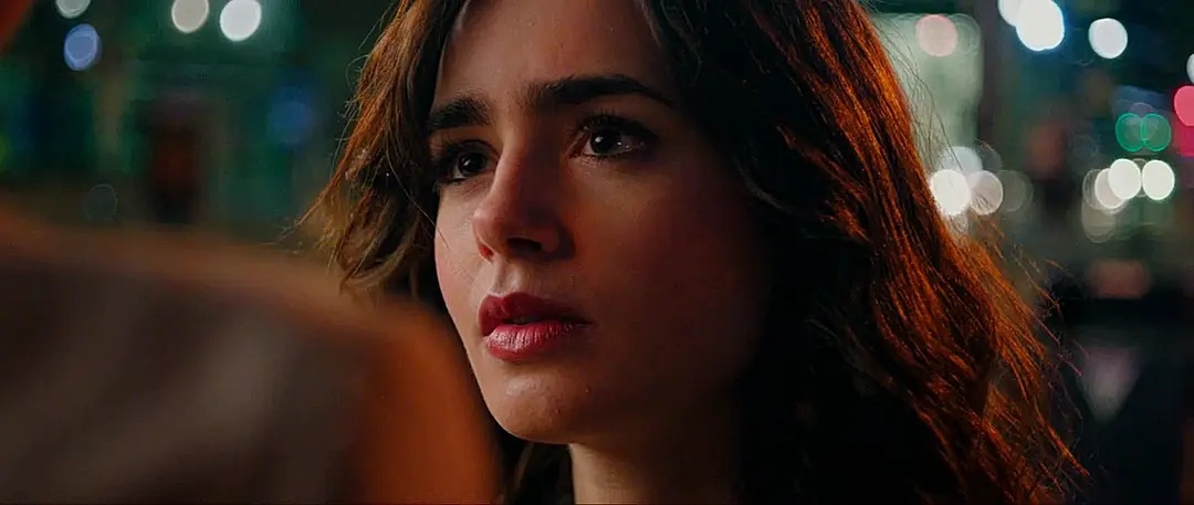 爱你罗茜中的莉莉柯林斯简直太美了