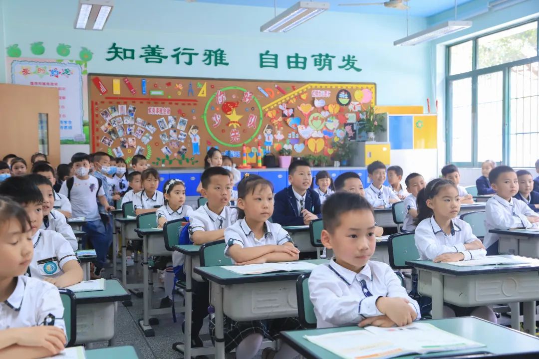 “我和南小零距离”一一记2022春南湖小学幼小衔接主题活动