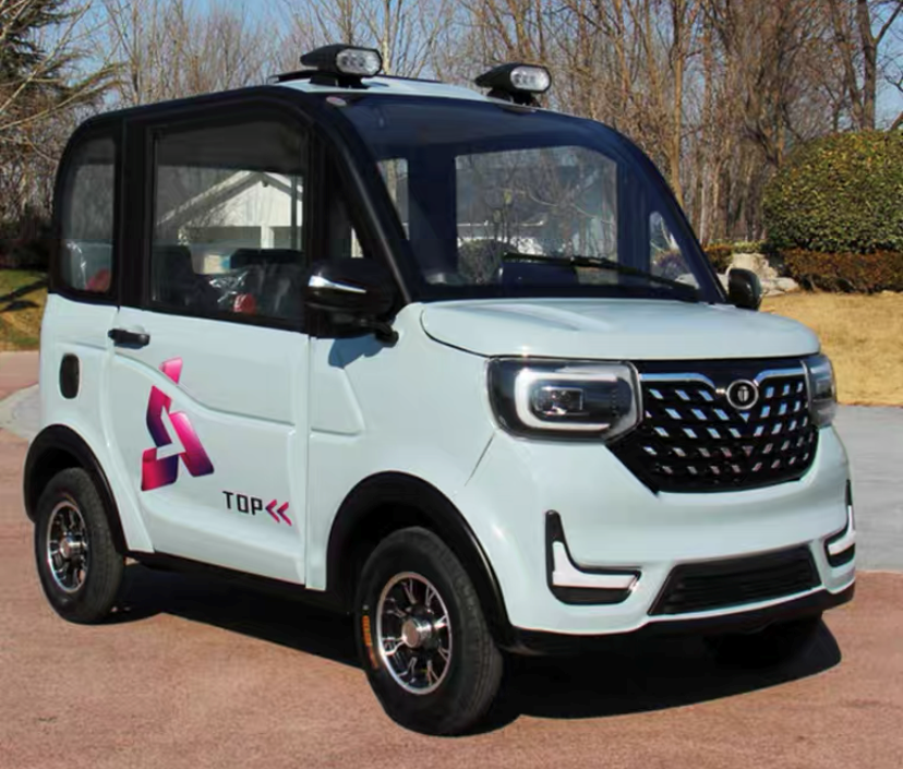 夏天老人选什么车代步?2款电动四轮,有空调能遮阳,价格还不高