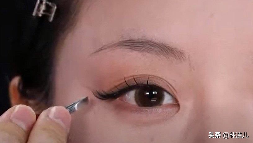 谁会不想成为迪丽热巴呢？同款魅惑妆容教学，打造立体感混血美颜