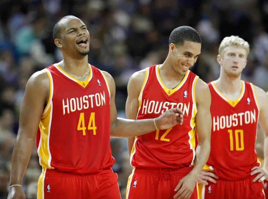 查克海耶斯为什么能上nba（罚球怪异的传奇生涯：从落选秀到被人熟知，NBA最矮的首发中锋）