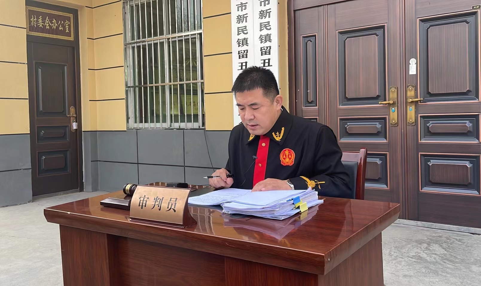 群众遇事·有法官——彬州法院庭长巡回办案｜院长带你去开庭