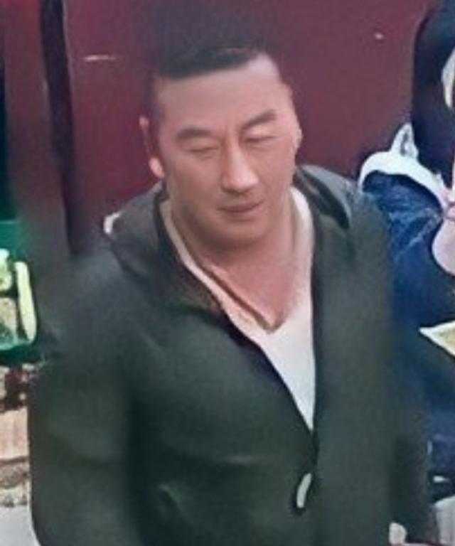 唐山殴打事件男子照片曝光，一脸恶相，在当地号称“唐山五虎”