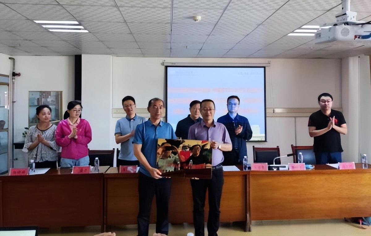 省人民医院普外二科与州人民医院医联体授牌签约仪式顺利举行