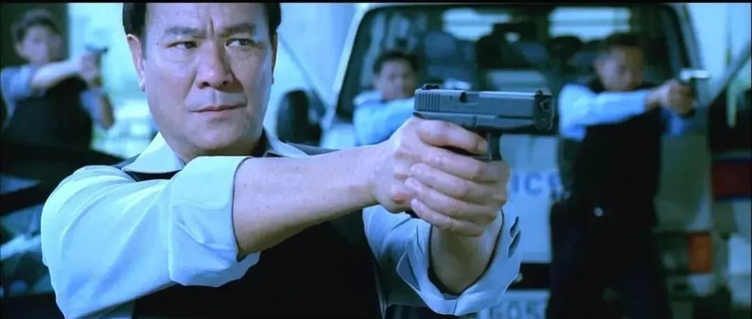 演绎阿b的李修贤,他自编自导自演《公仆》.