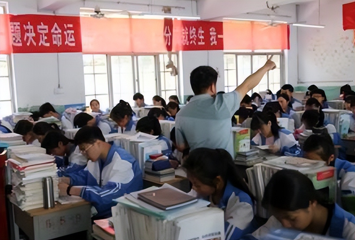 2022高考报名人数创新高，突破1100万，河南坐实“高考大省”之称