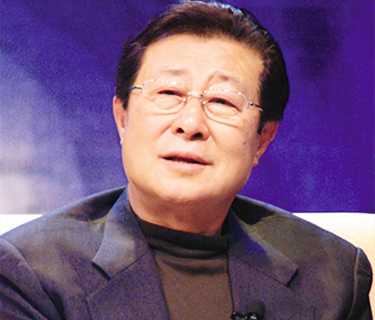 89岁王心刚,与患病妻子恩爱60年不离不弃,儿女已是亿万富翁