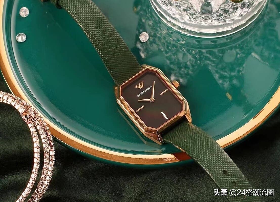 阿玛尼石英女士小绿表,复古墨绿,摩登时尚