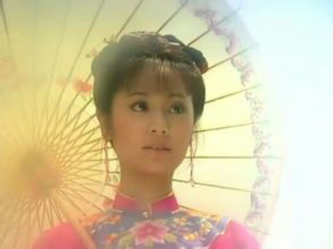 《还珠》夏雨荷为何自己不来找皇上，反而让紫薇千辛万苦进宫？