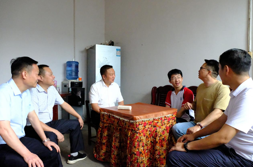 【县级人大】溆浦人大：各级人大代表开展“圆梦助学·与希望同行”主题活动