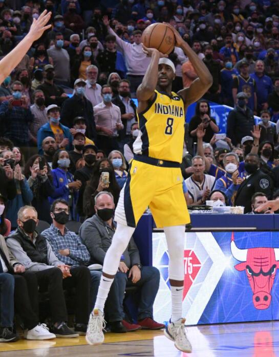 為什么nba領先3分不犯規（最后時刻領先3分卻不犯規！科爾為勇士失利負全責 庫里送暖心安慰）