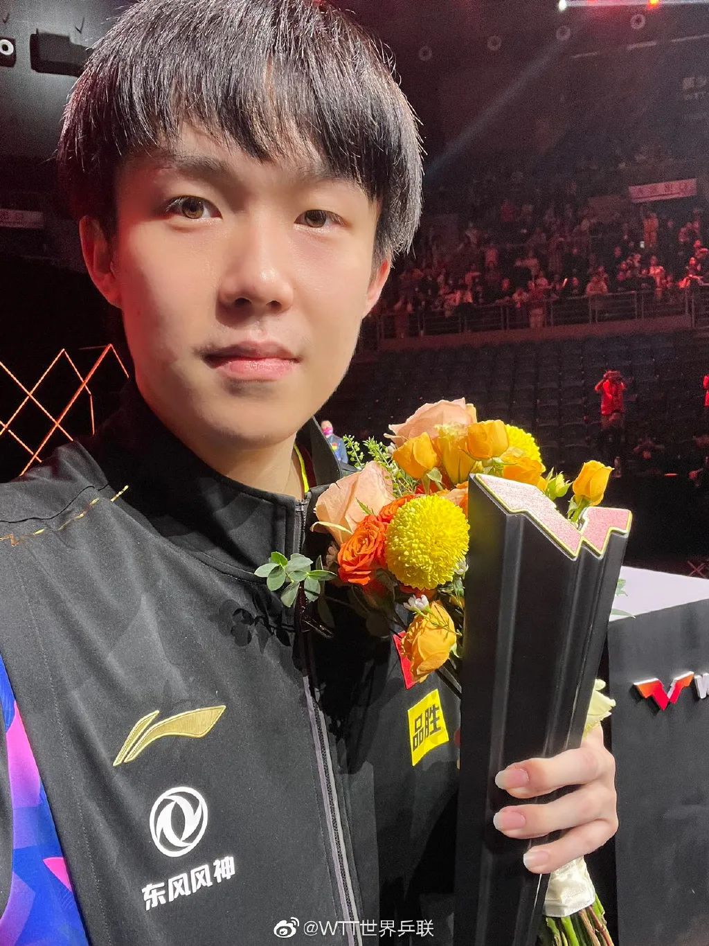 王楚钦张本智和对战记录（王楚钦力克张本智和夺冠，孙颖莎苦战七局成功卫冕 - WTT世界杯决赛）