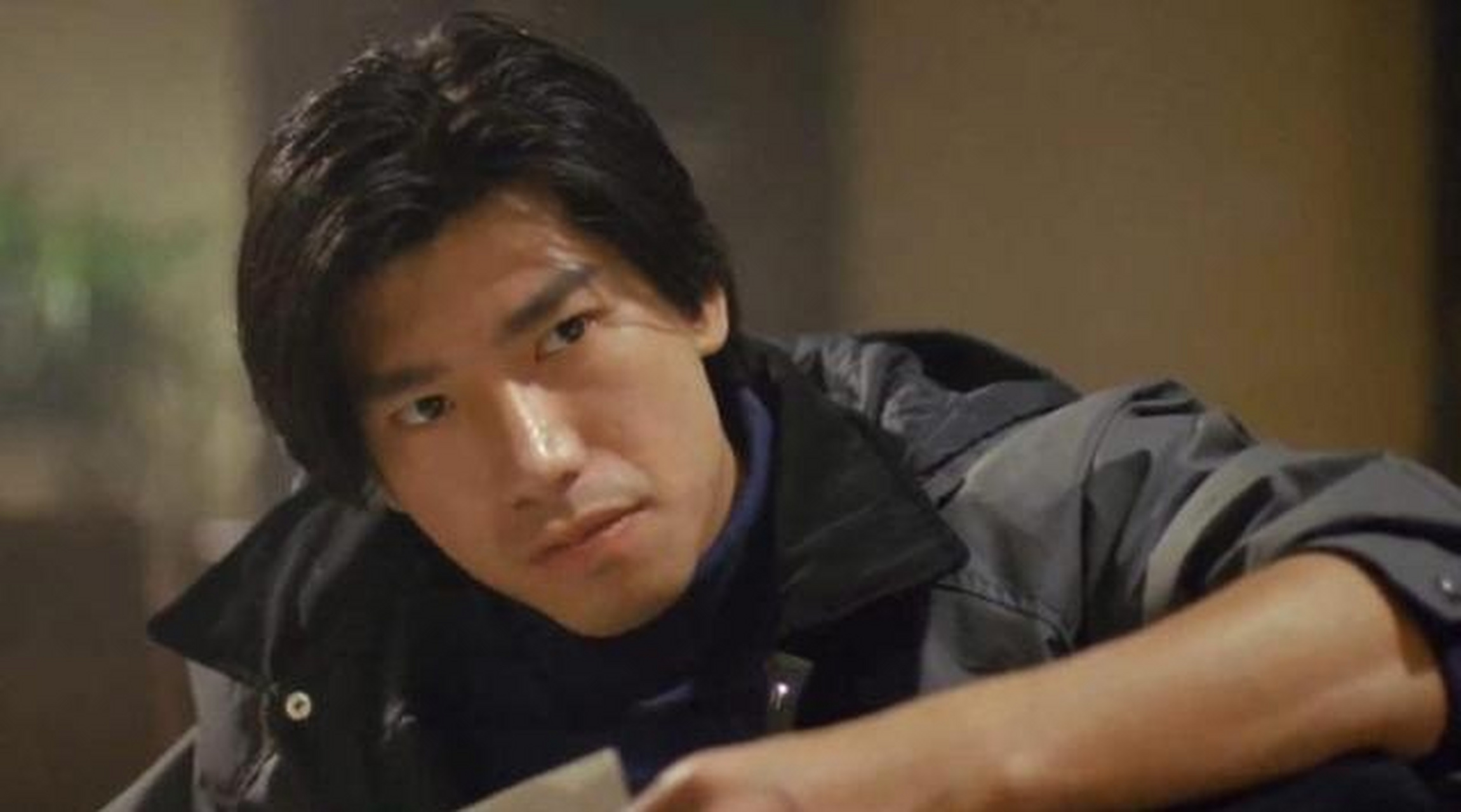 1997年,"乌鸦"张耀扬开着宝马上街显摆,结果一停车就被刮花了