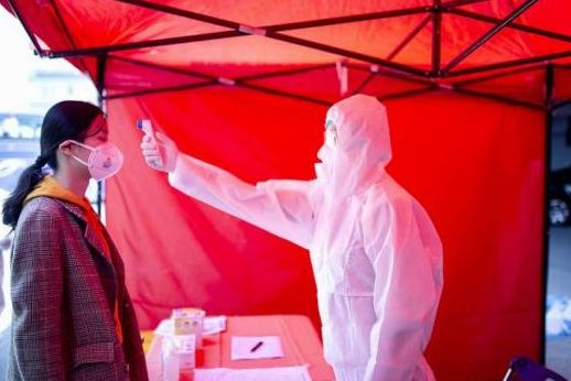 大学生填写放假留校理由，仅一位同学说“实话”，同学称其为勇士