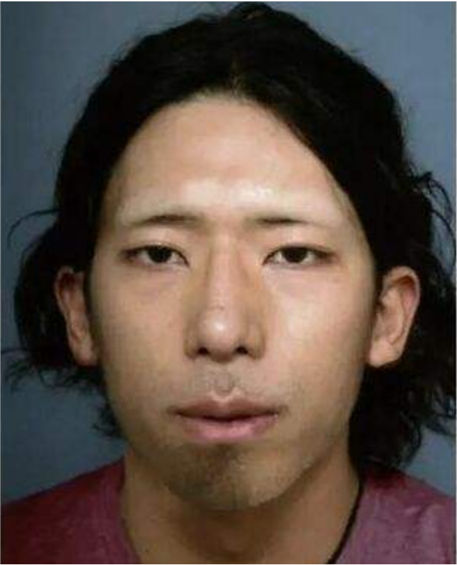 日本小伙杀人后边逃亡边整容，2年后落网，因太帅被无数少女追捧