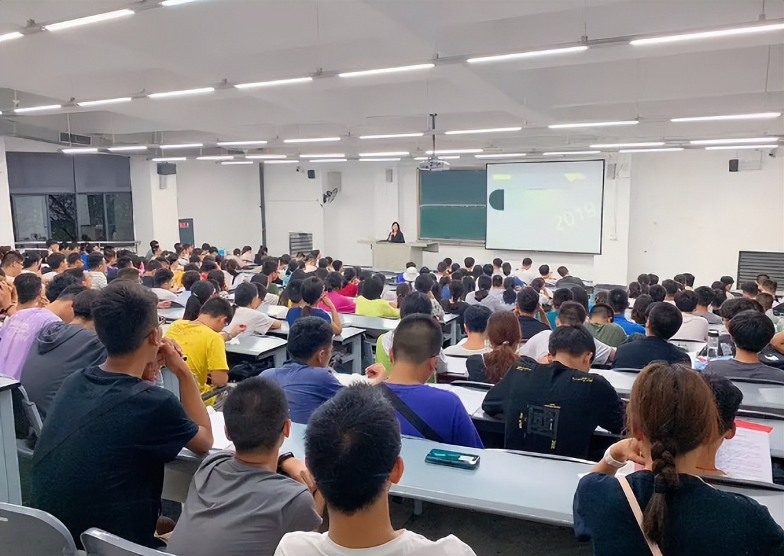 国内大学共分为8个档次，考上第4档就是赢家，看你能考上哪一档？