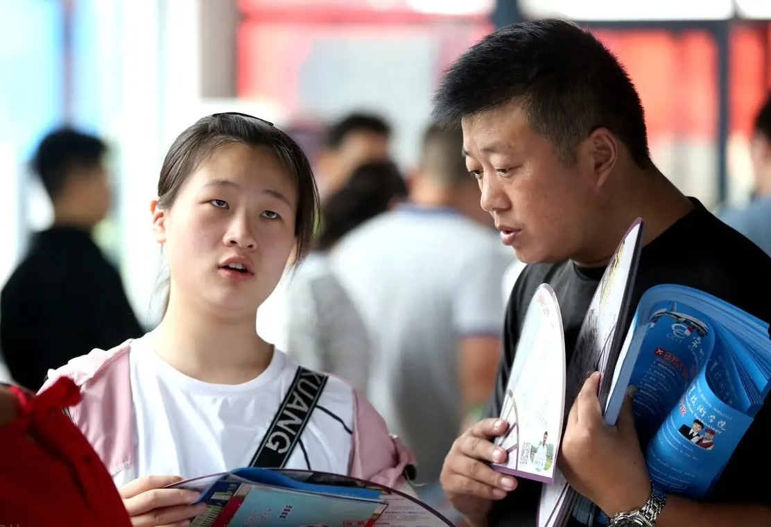 辽宁高校前十榜单出炉，大连理工实至名归，其中有你的学校吗