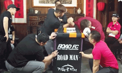 意大利韩国足球事件（红牌、围攻裁判，一哭二闹三上吊，韩国人还真把卡塔尔当本土了）