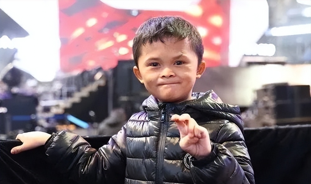 盘点那些被资本毁掉的童星，年纪轻轻身患绝症，还被注射抑制针