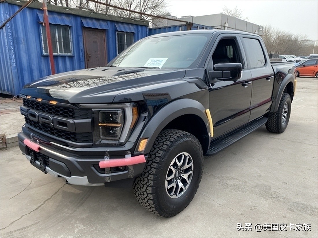 22款福特猛禽，港口现车，全新升级后悬挂，皮卡也可以这样舒适