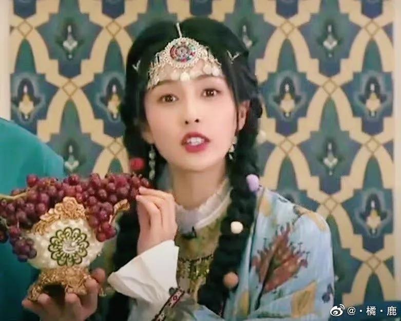 《奔跑吧》直播截图中的白鹿以及跑男新疆收官路透哦