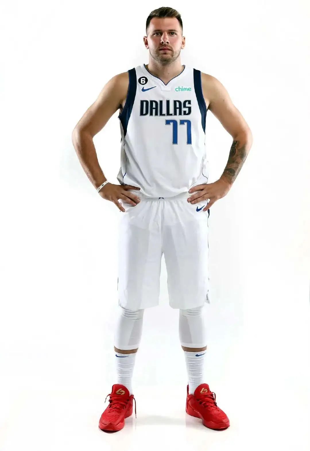 nba球鞋的牌子有哪些（NBA新赛季媒体日球鞋全盘点-眼花缭乱，惊喜不断）