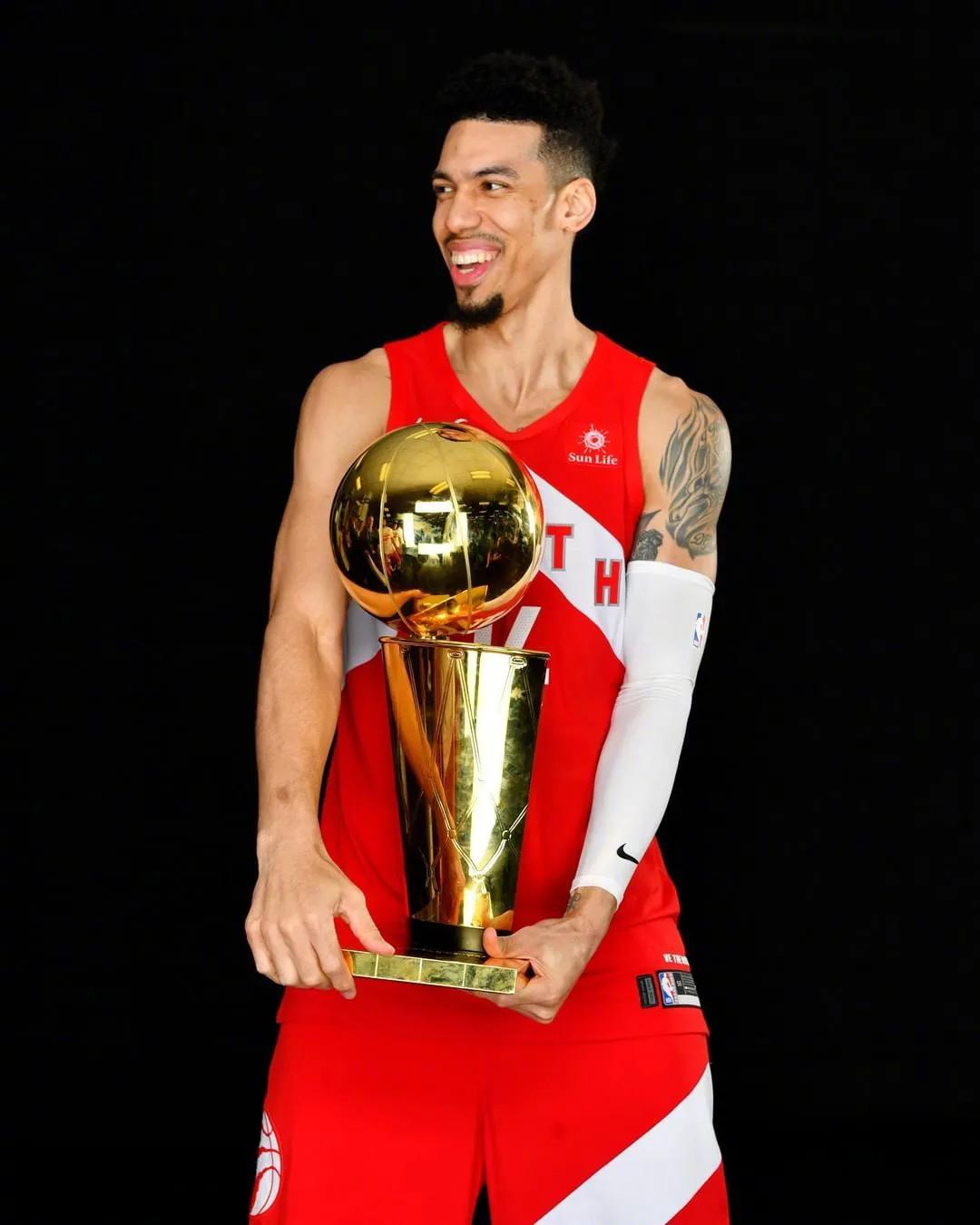 nba传奇巨星都有哪些(吉祥物！盘点NBA现役三位角色球员的传奇人生！得三人者夺总冠军)