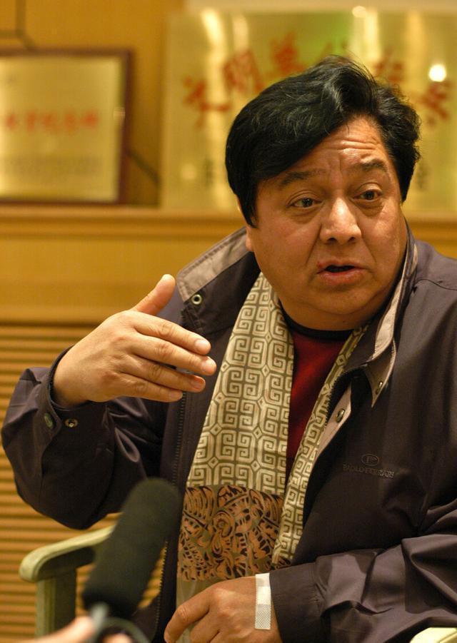 2005年,相声演员李金斗因洗浴被敲诈80万未遂,真相至今不明
