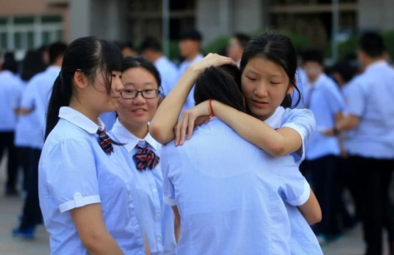 “多亏母亲的坚持”，大学生的肺腑之言，道出走读和住校的差距