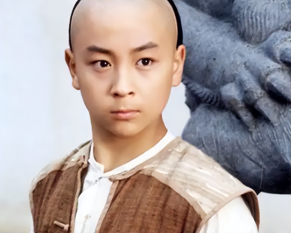 那时候释小龙是功夫明星,他搭档郝邵文的搭档让他们成为一线明星,长大