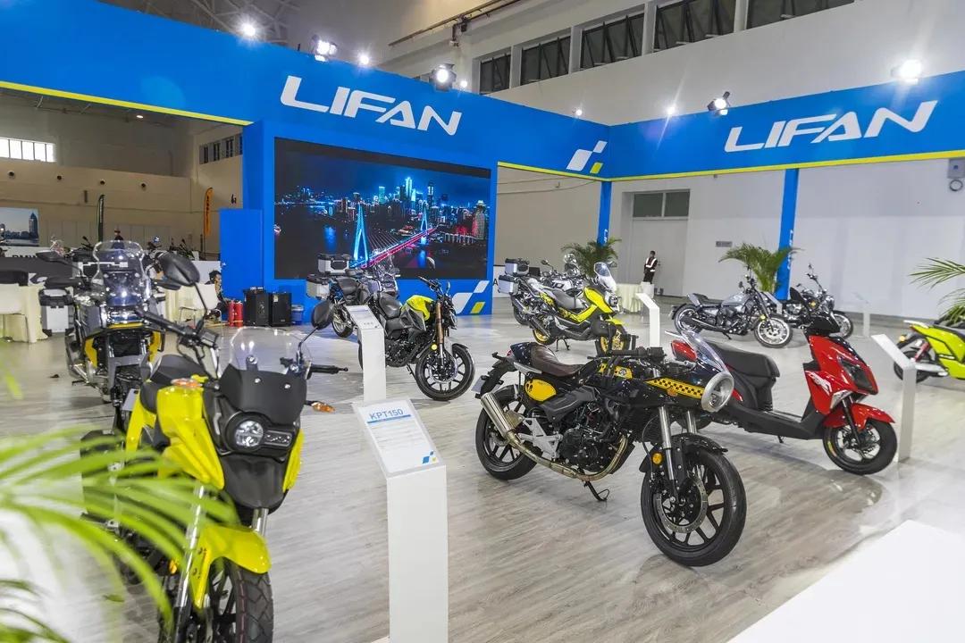 “开局一张图内容全靠编”，UY的外观，150的水冷发动机，想要？