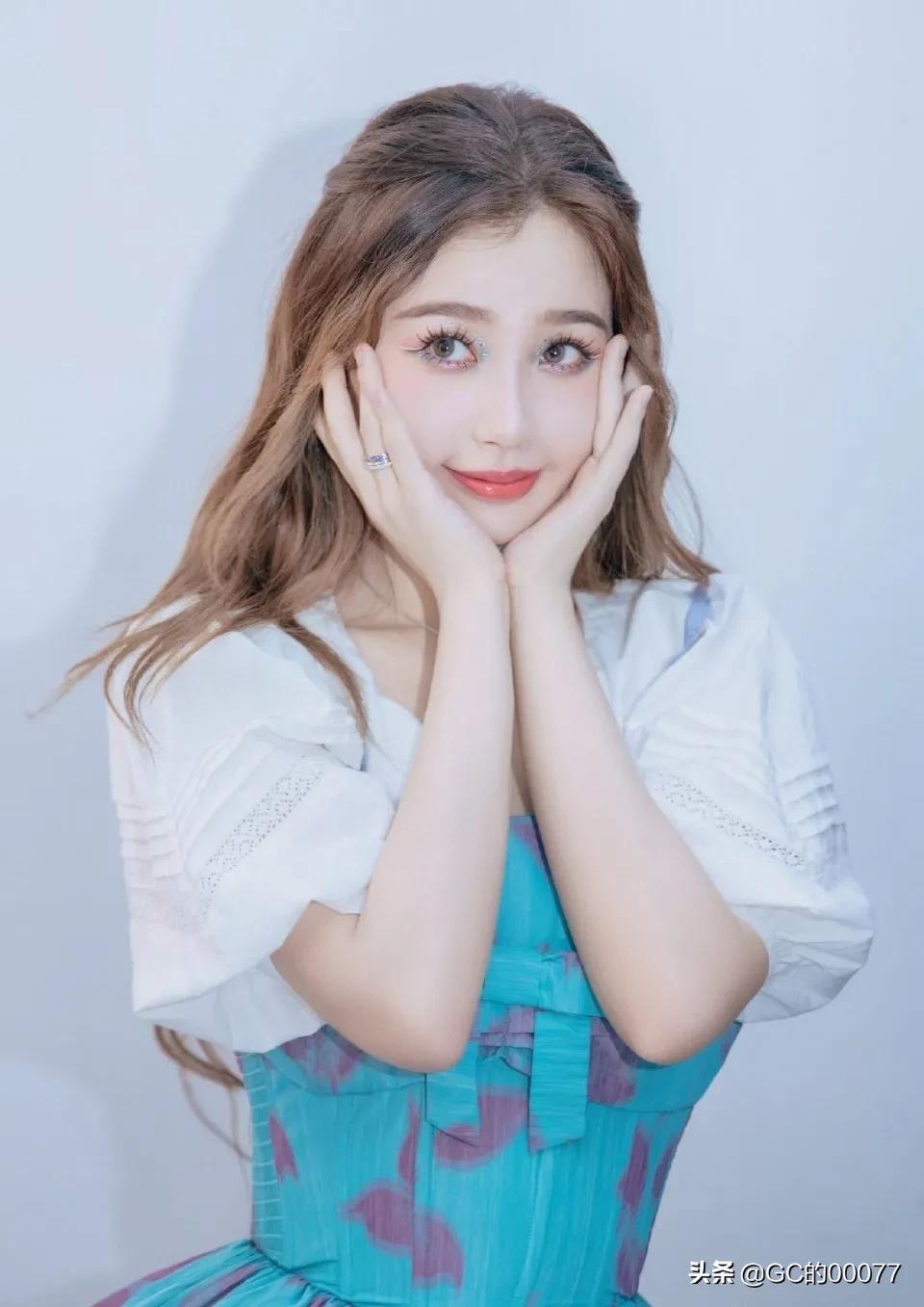 明星图片虞书欣