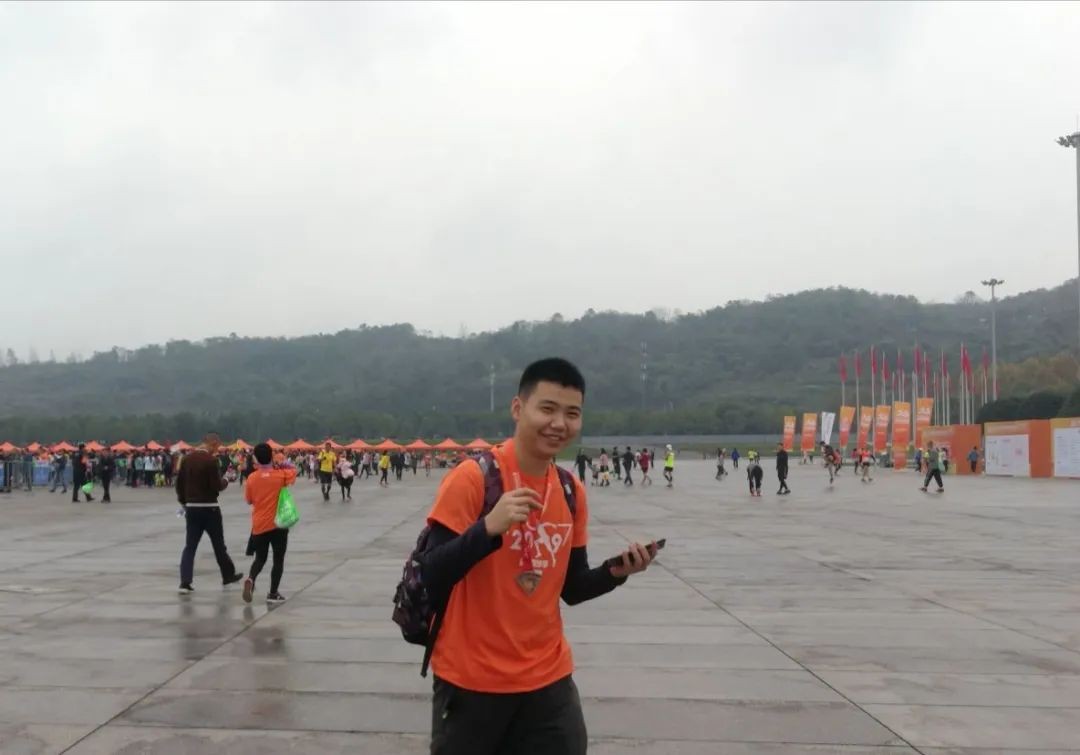 协助警方破获假烟案，案值上亿！重庆这5位学霸全员上岸名校，来自同一大学！