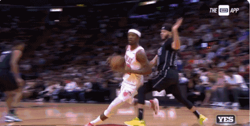 nba勇士对独行侠（勇士119-113险胜独行侠，但最糟糕的事还是发生了，库里受伤）