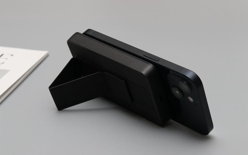 充电无“线”制，电友MagSafe充电宝让你的iPhone13优雅充电