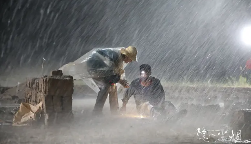 新电影《隐入尘烟》：归于尘土，隐入尘烟