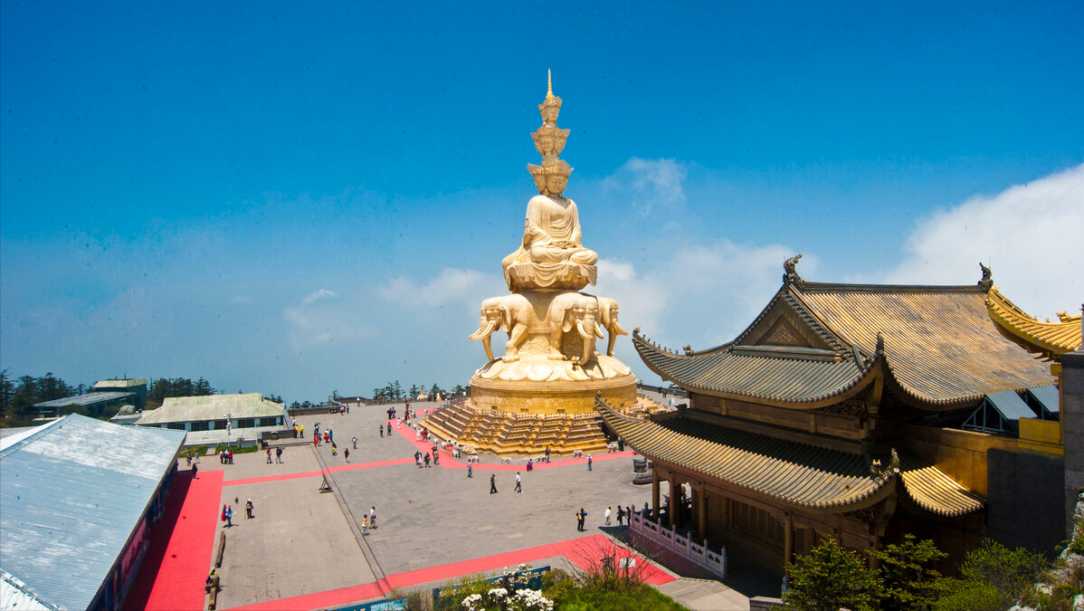 盘点全国10大求财最灵的寺庙，前仨歪果仁都喊真香，争着上头香
