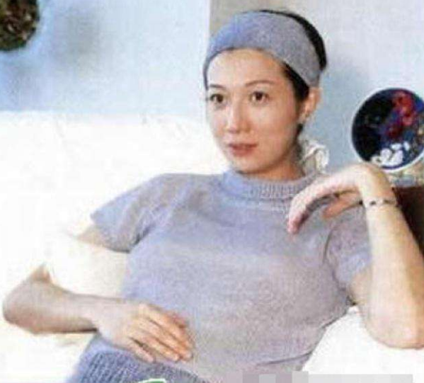 8位过气女明星窘况：卑微求工作，变脸被群嘲，徒留尴尬与心酸