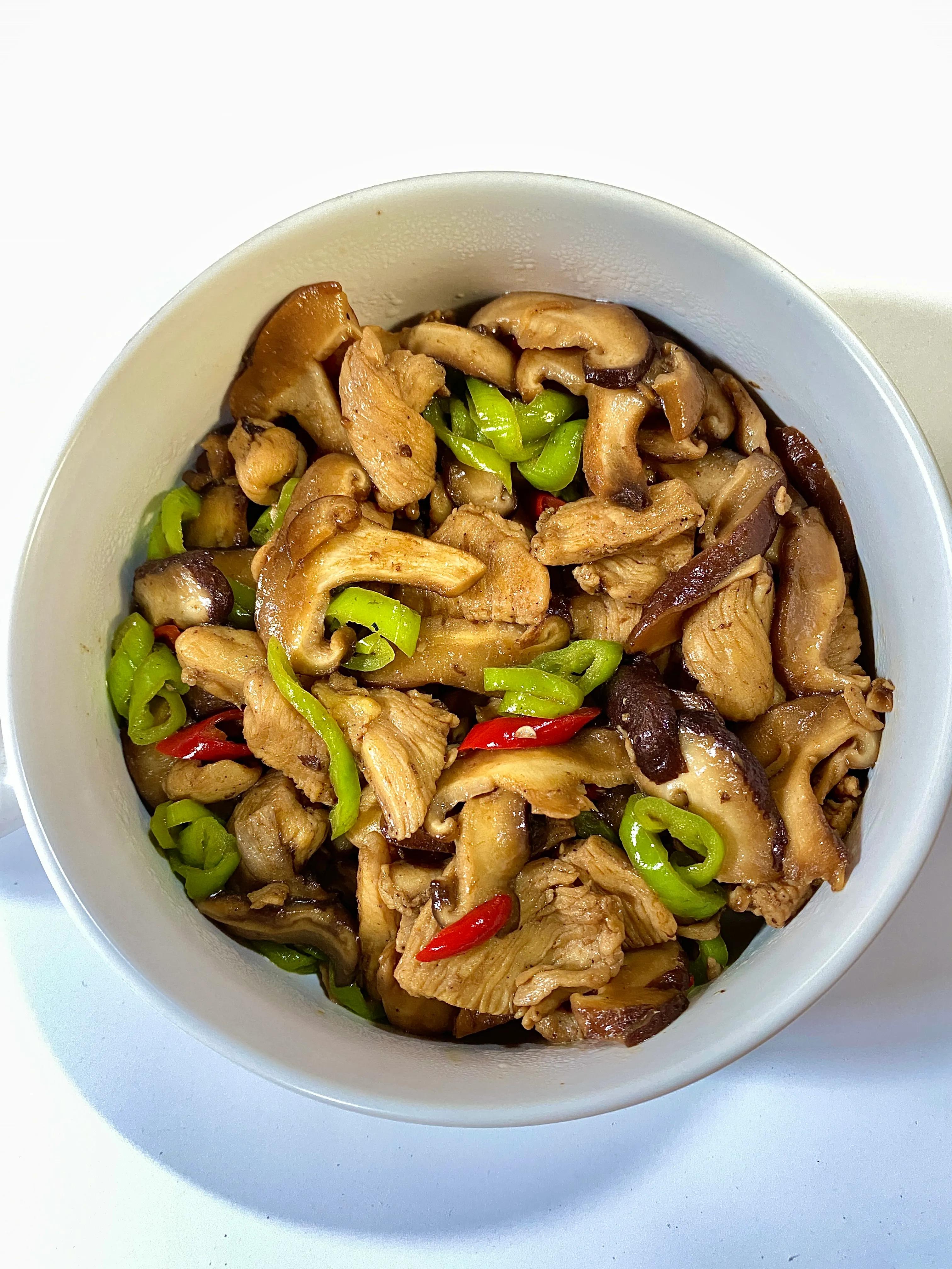 图片[2]-低脂低卡又下饭的香菇炒鸡胸肉-起舞食谱网