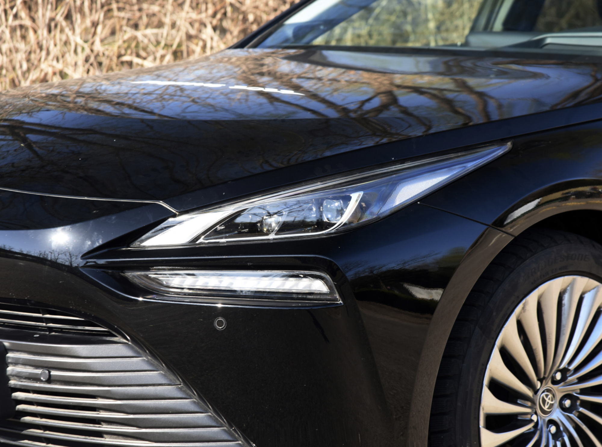 第二代丰田Mirai，与雷克萨斯LS同平台，不烧油不充电，续航850km