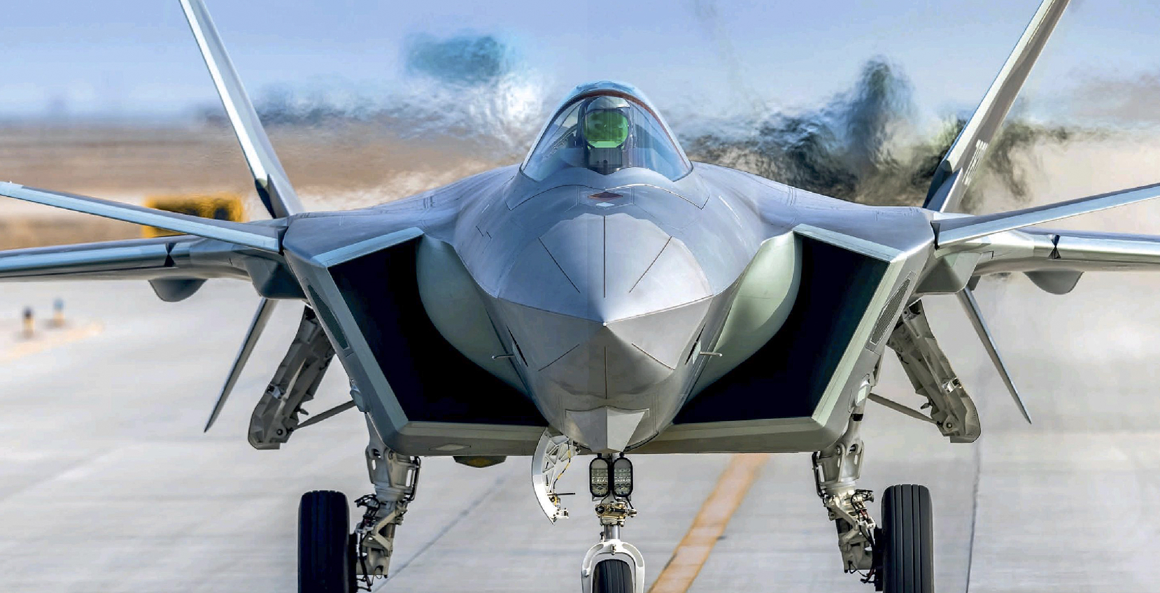 在我军组织的某次空军演习中,歼20与歼10c对抗,打出了0:16的战绩,对抗