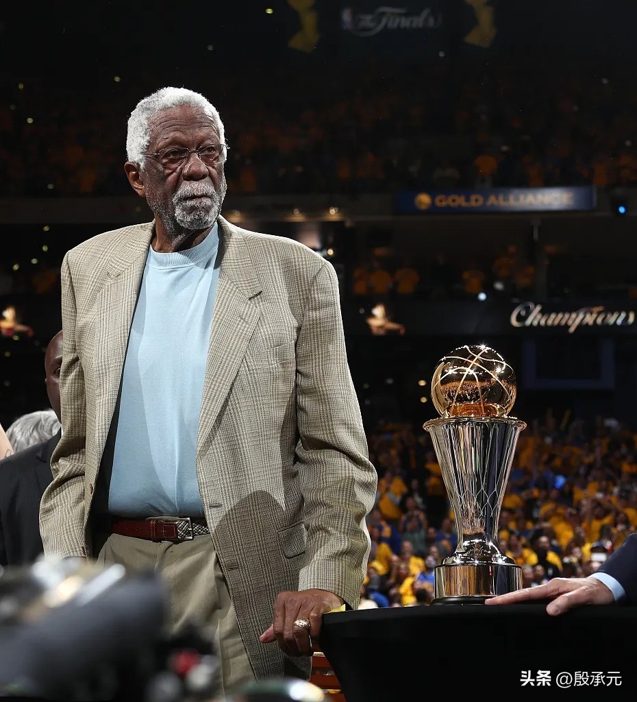 那个时期他带领凯尔特人取得了前无古人后无来者的8连冠,作为最好的