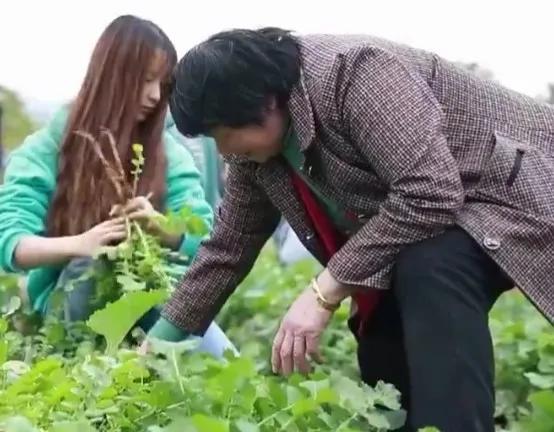 从保洁阿姨到大学老师，63岁的她是怎么做到的？