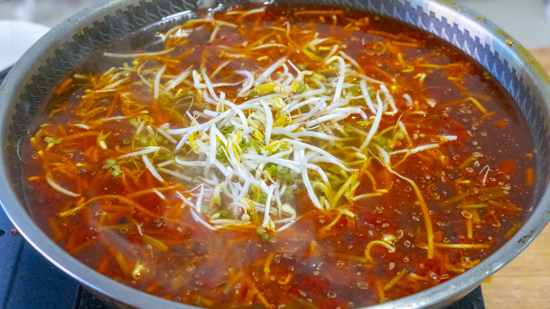 元宵节菜单已备好，荤素搭配12道菜，有凉有热，10人聚餐都足够