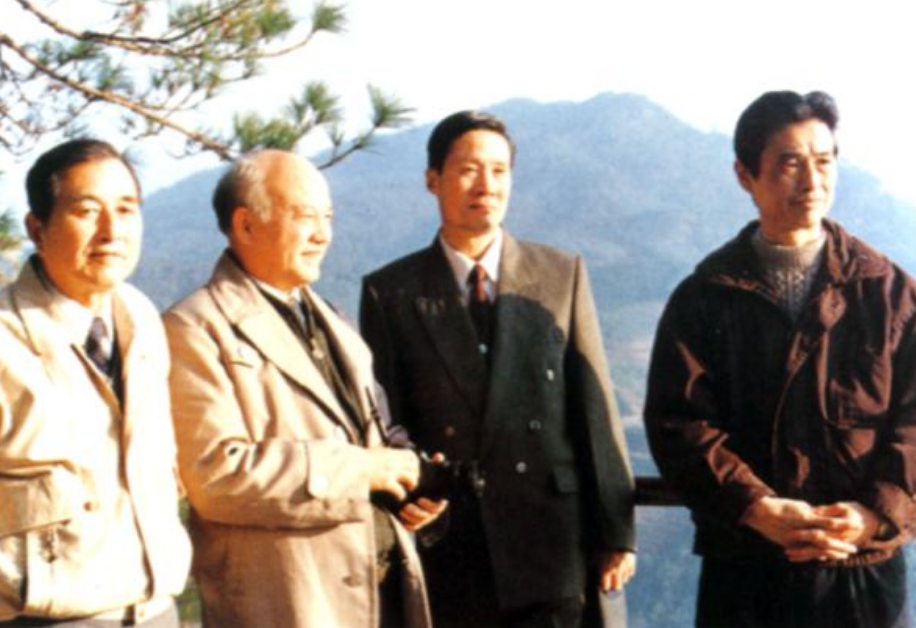 1996年，民革中央主席在家中遇害，凶手竟是一名武警战士，他是谁