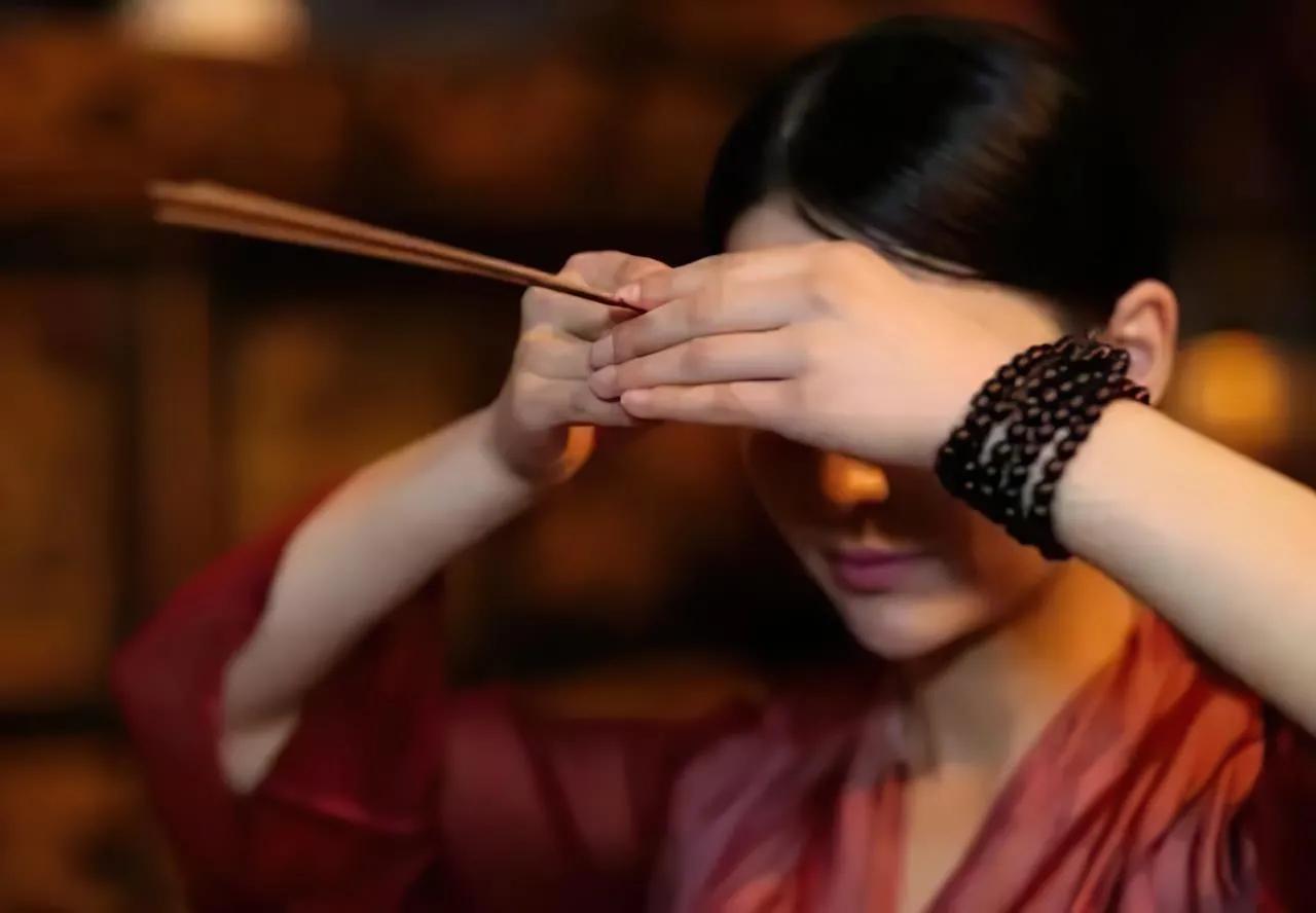 《人怕三长二短、香避二短一长》:三长两短指的什么意思(礼记中含有二的句子)