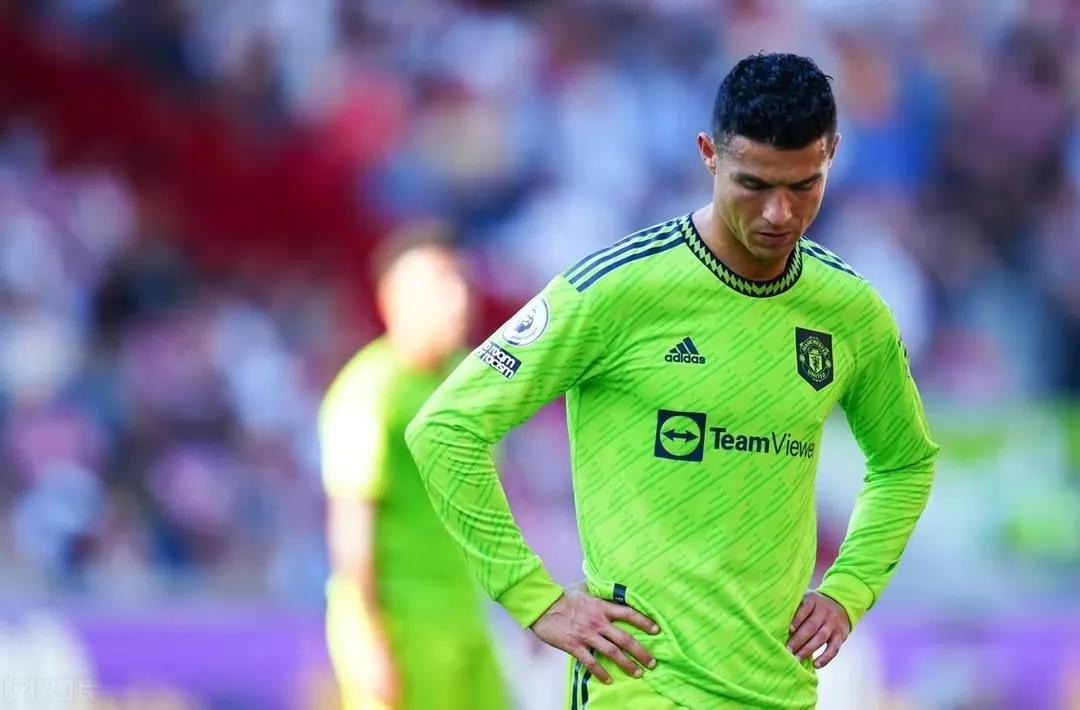 曼联进球荒未解(垫底了!曼联4球惨败,c罗首发没进球拒绝谢场!