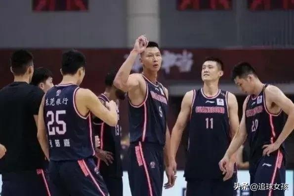 17-18cba广东队的球员(晚上7点，CBA广东队更新最新18人名单，新赛季目标冲第12冠军)